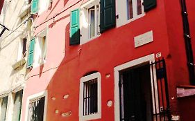 Superb Townhouse Villa Montalbano